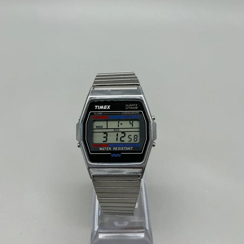 Vintage Timex Quartz Alarm Chronograph Mens Watch 34mm Digital New Battery